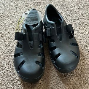 Oofos OocanDo Sandals